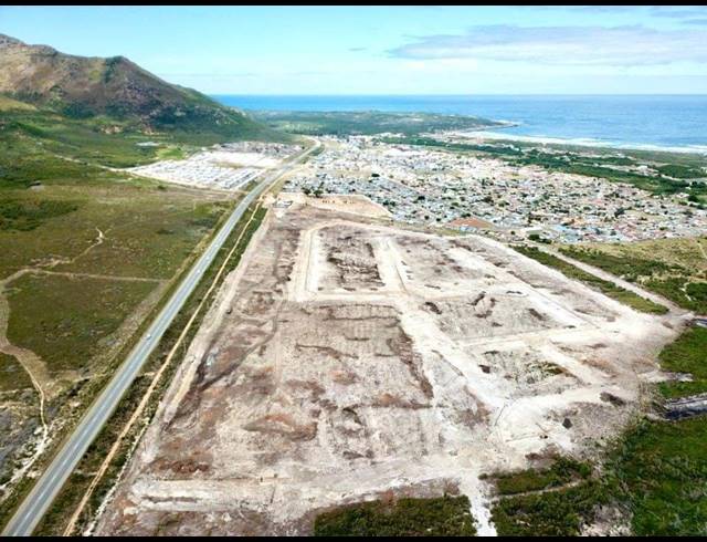 2,130M² VACANT LAND FOR SALE IN HAWSTON